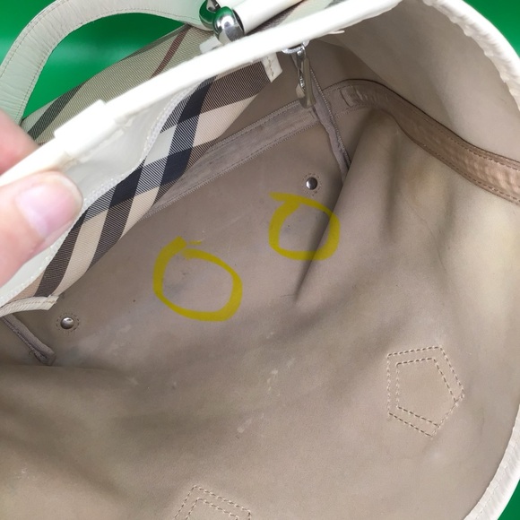 Burberry crafted their signature and iconic Nova check printed canvas 💯authentic - Picture 8 of 14